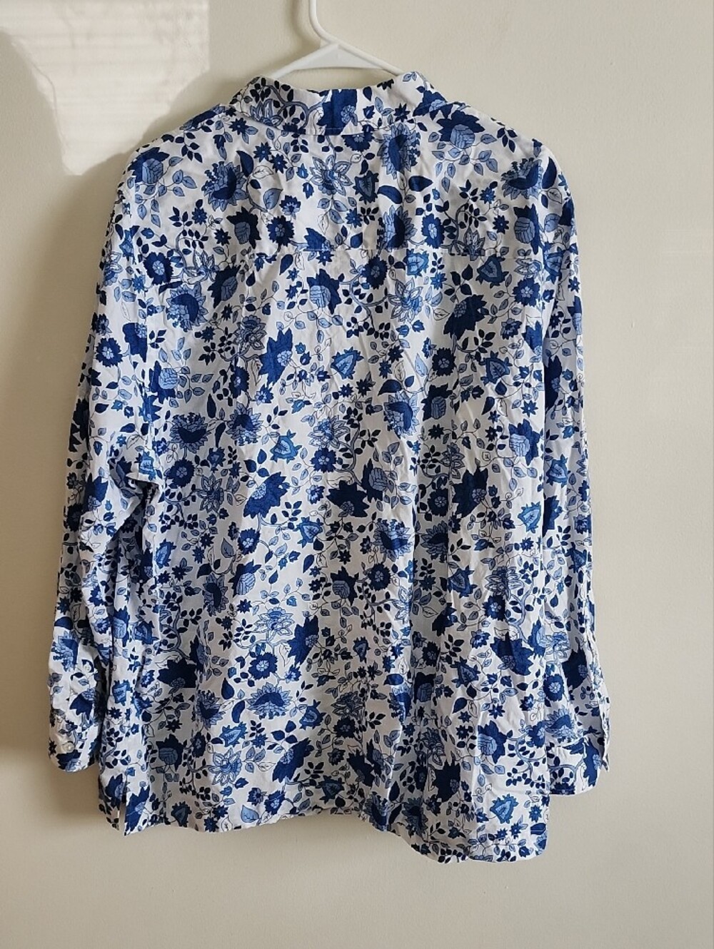 Lauren Ralph Lauren White Button Down Shirt with Blue Floral Print 2x - Picture 5 of 5